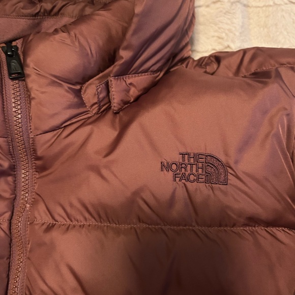 The North Face Metropolis Parka lll
Women's size 2X
Maroon Purple color - Picture 3 of 3